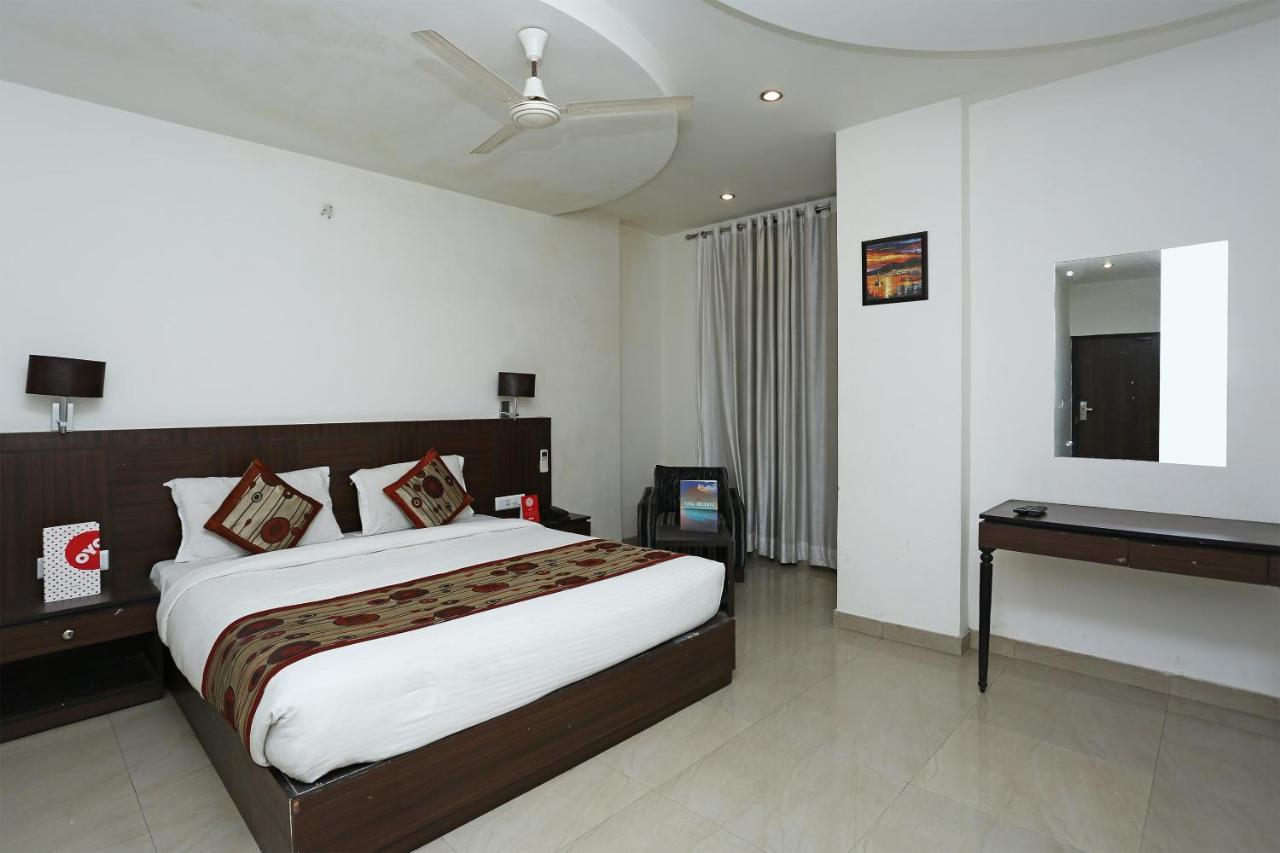 Capital O 3600 Hotel Royal Windsor Kāthgodām Esterno foto